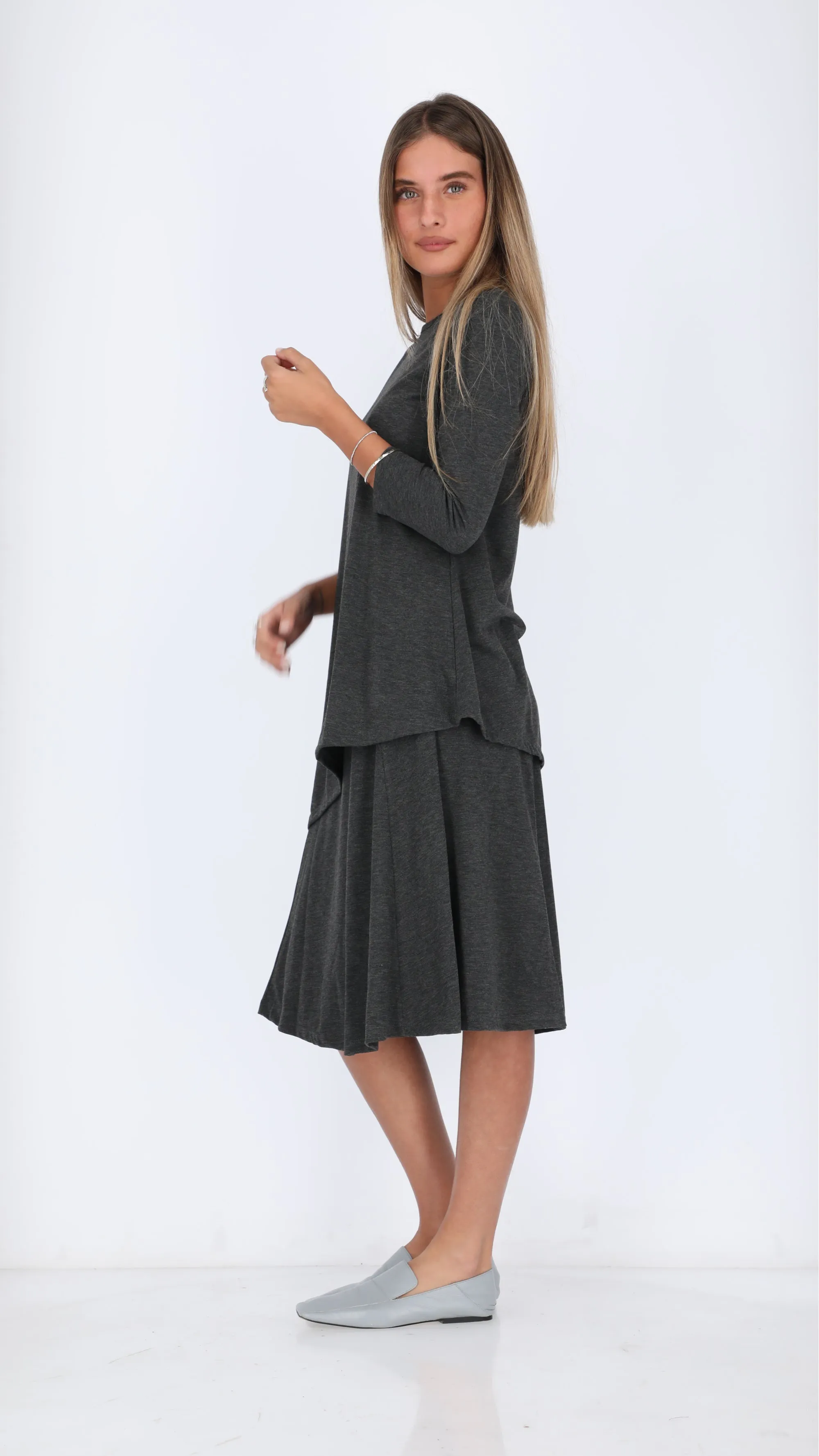 A-line Skirt / Charcoal / חצאית