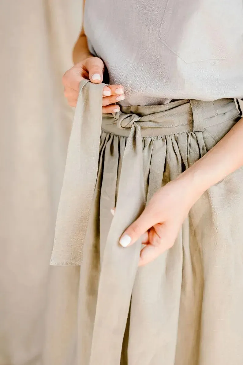 Pleaded Linen Skirt by Soelis