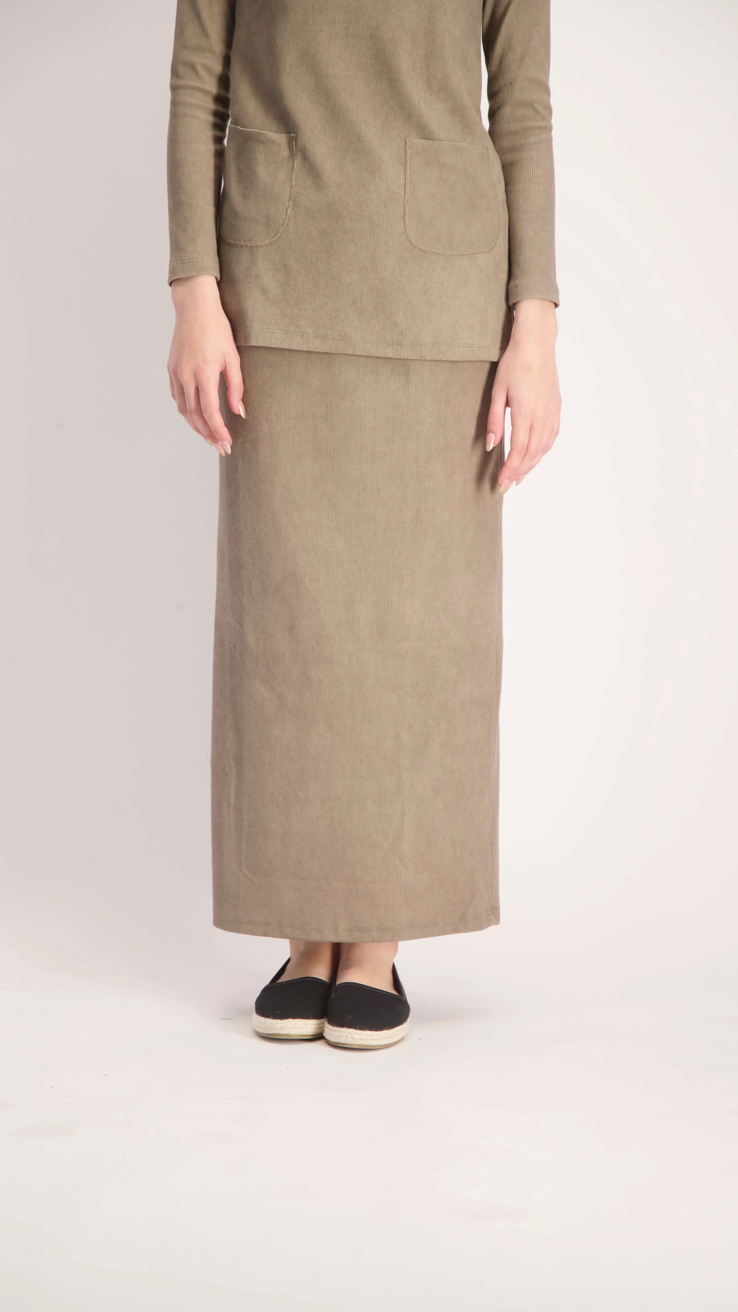 Ribbed maxi skirt / Brown