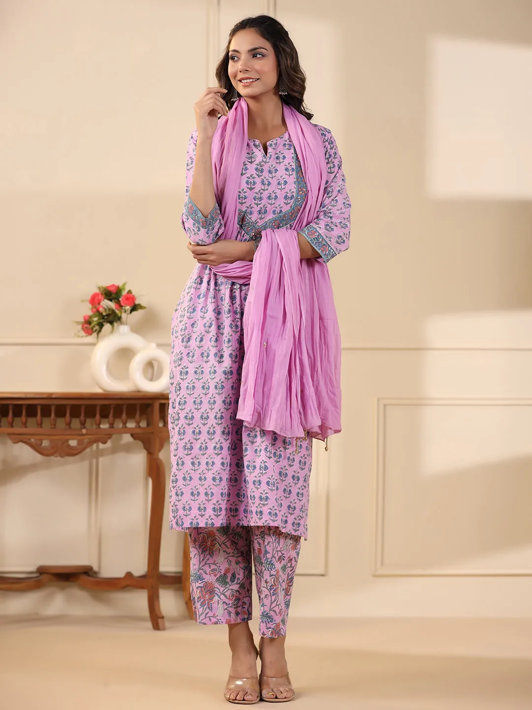 Sadabahaar Lavender Butti Handblock Printed Cotton Kurta Pant